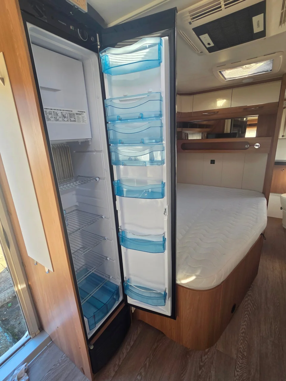 Hobby WFB 495 de Luxe mit Heckbad - Bild 12